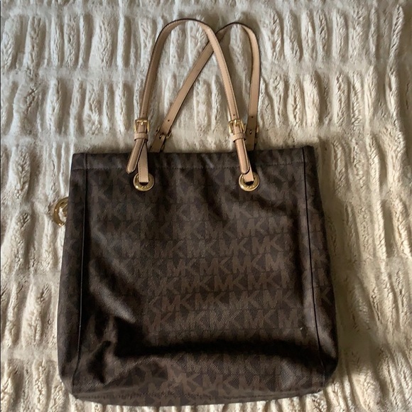 Michael Kors bag - Picture 3 of 3